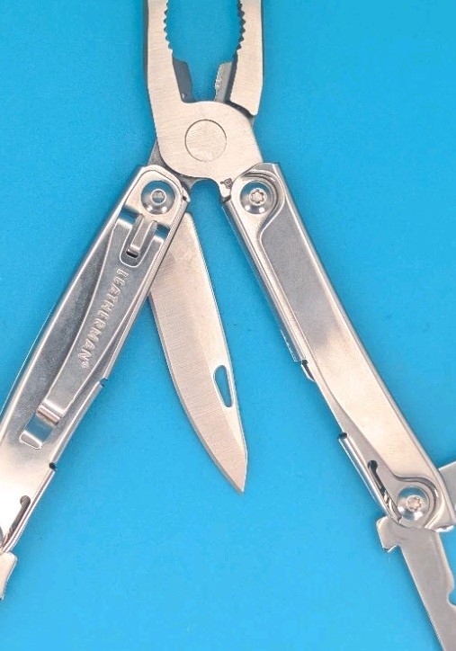 Leatherman Rev 3.8″ Multi-Tool, Stainless!