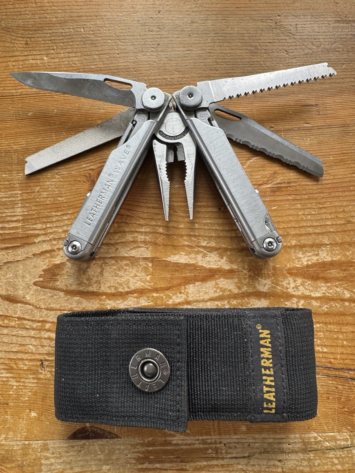 Leatherman Wave Multi Tool w/ Nylon Sheath