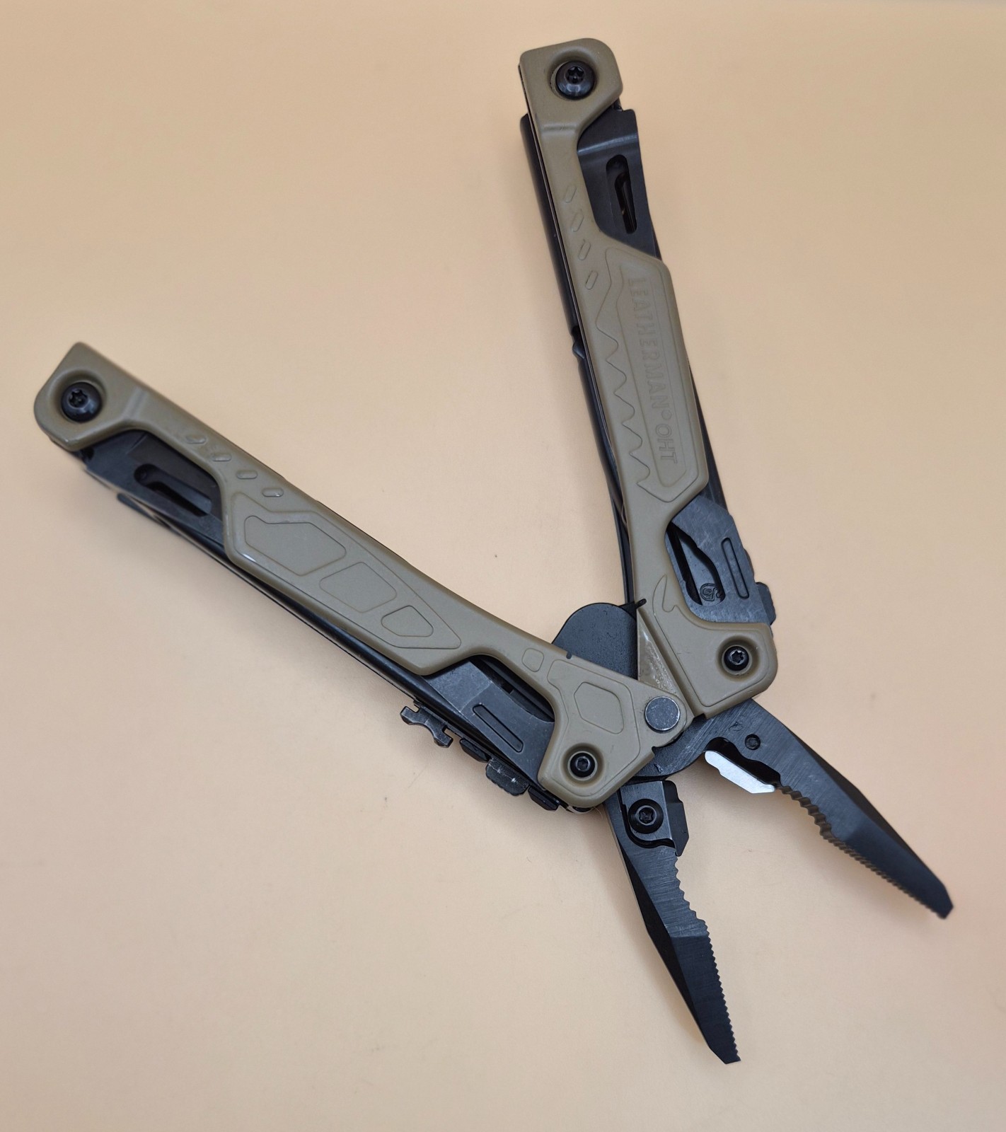 Retired Leatherman OHT Multi-tool Coyote Tan – Good Condition, New Sheath