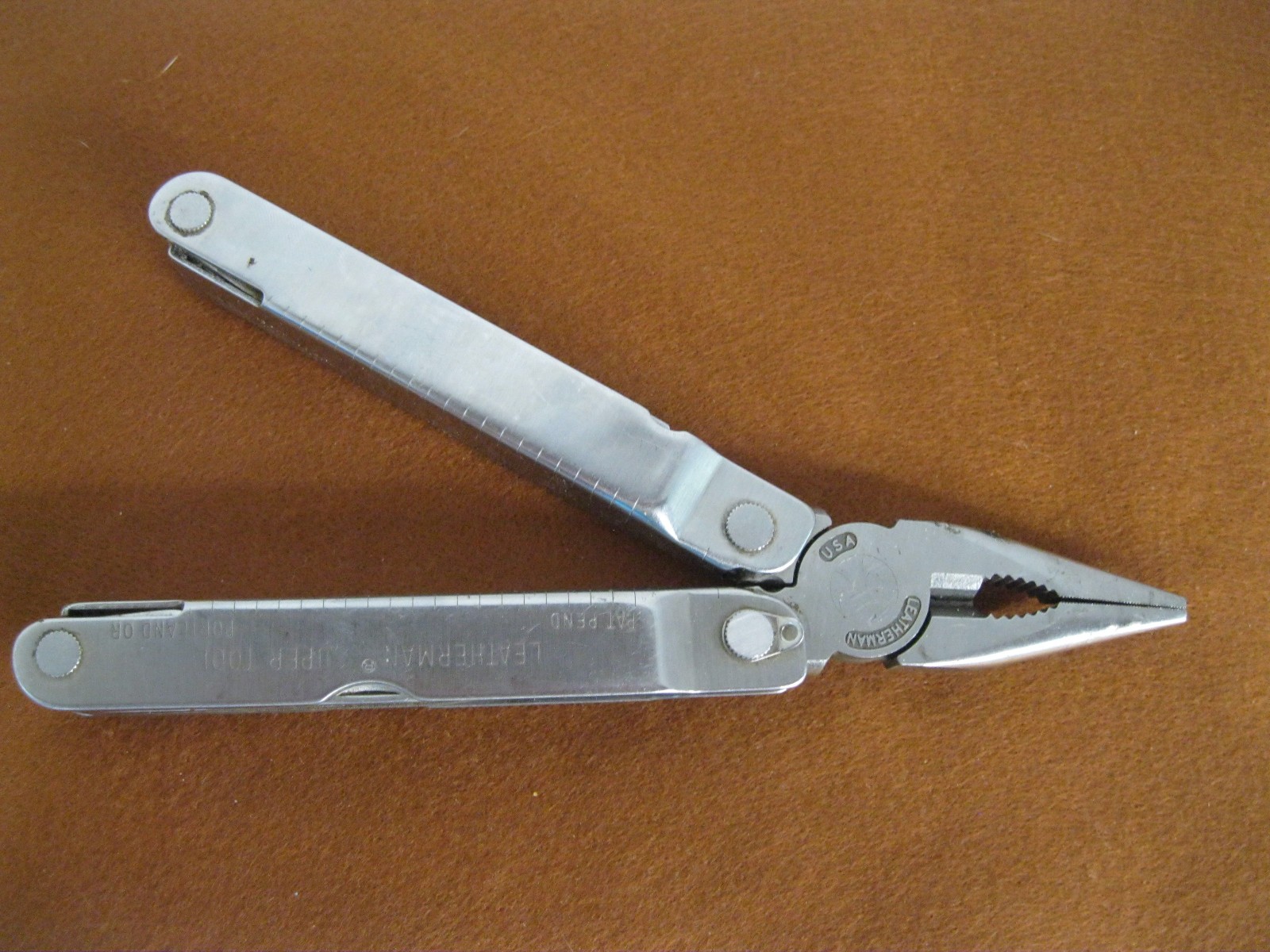 Leatherman Tool 300 Multi-Tool – Stainless, Knife Good Condition Made in USA
