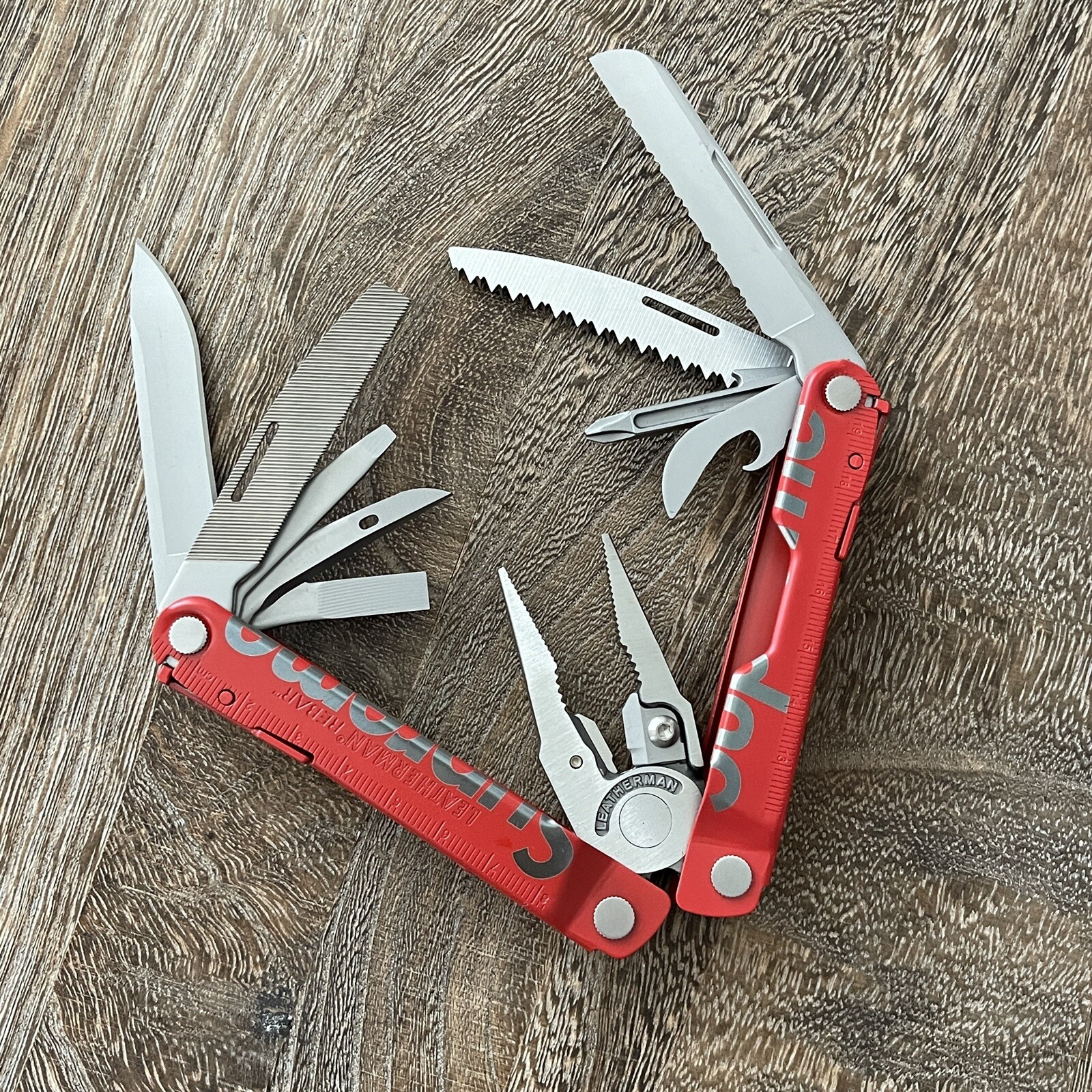 Limited Edition Leatherman Rebar Supreme Red & Squirt PS4 Supreme multi tools