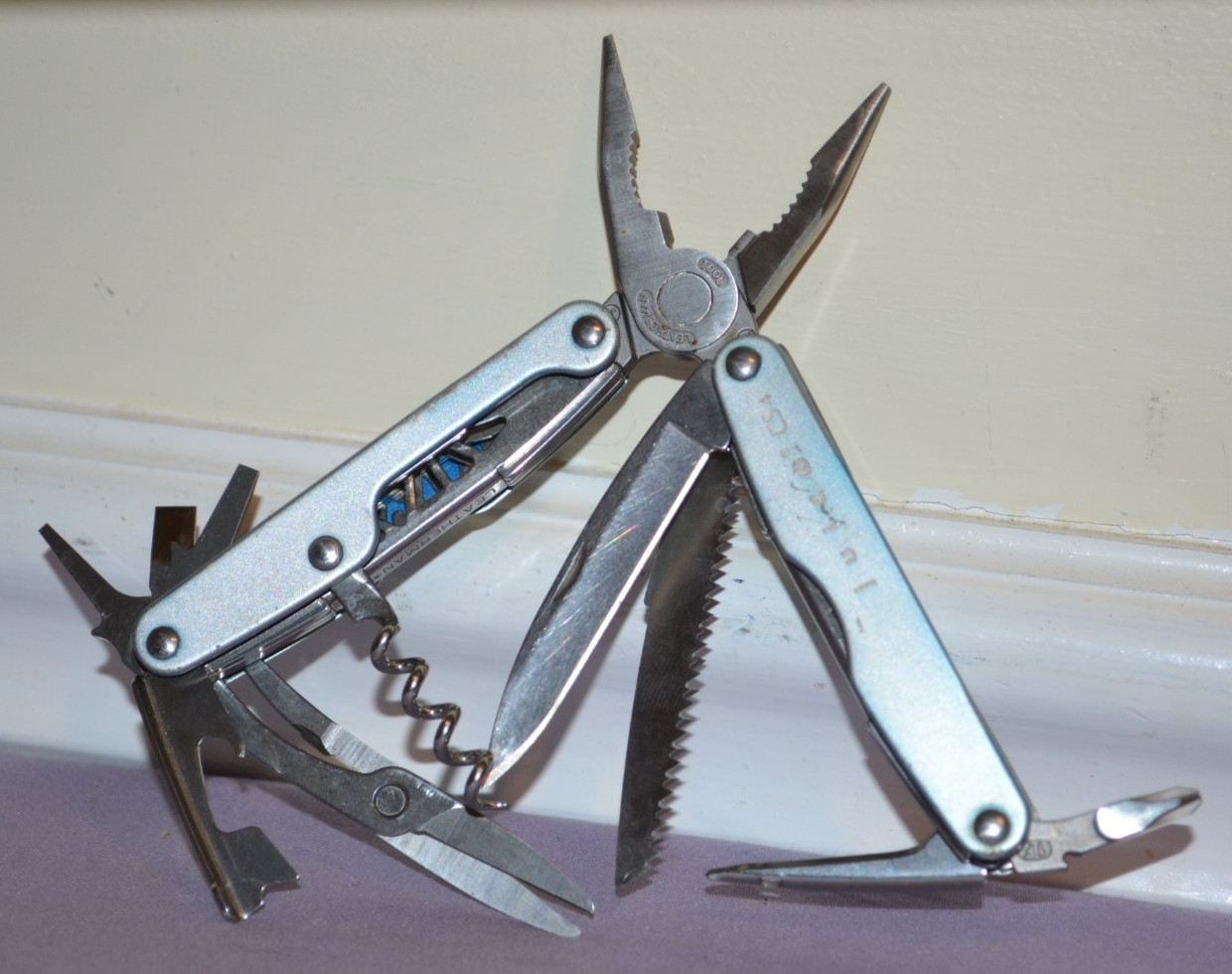 OEM Leatherman Juice CS4 Blue Multi-Tool Knife, Pliers Scissors, Other Tool-Good