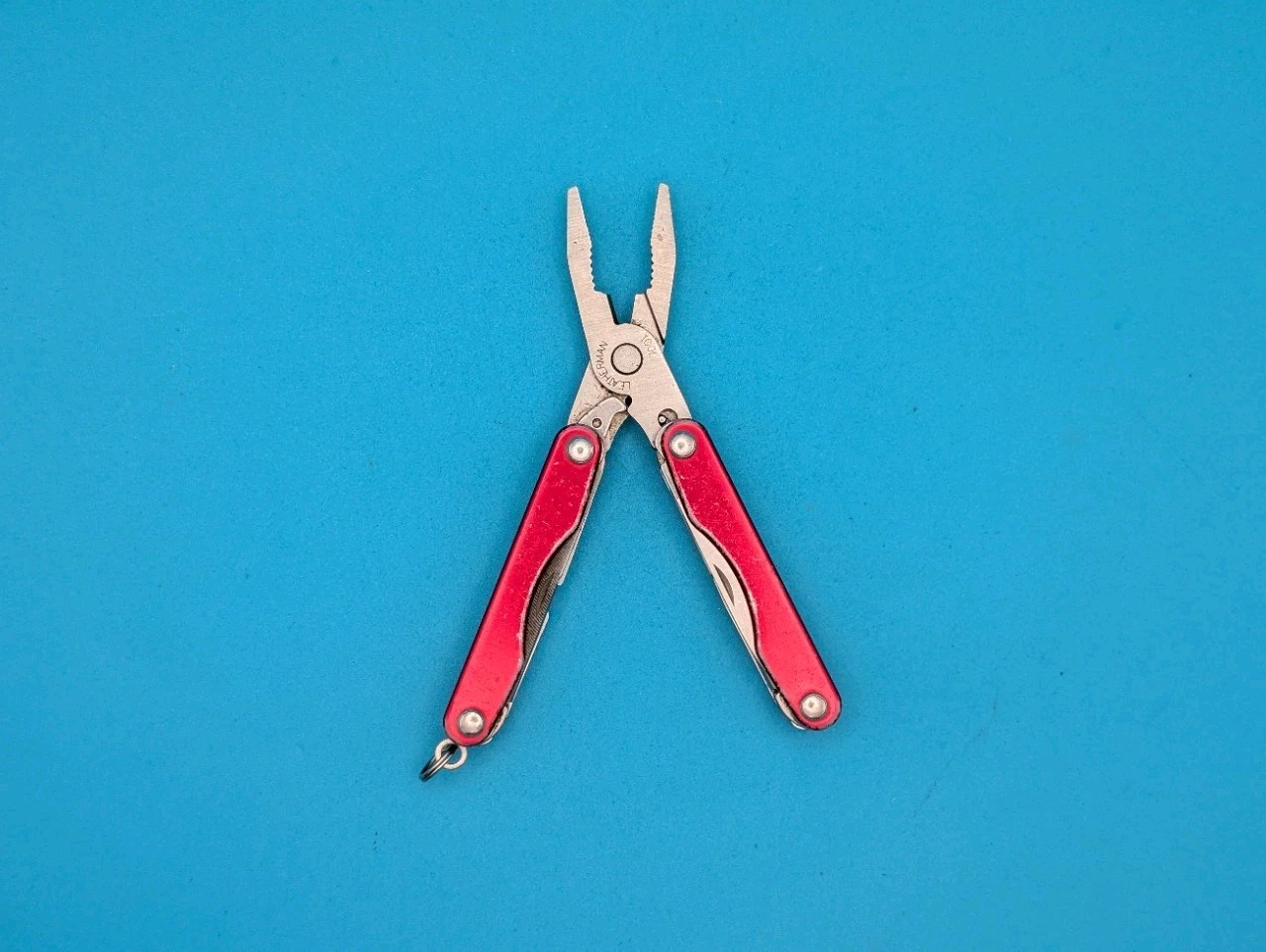 Leatherman Squirt P4 Multi-Tool, Key Ring, Retired, RED!