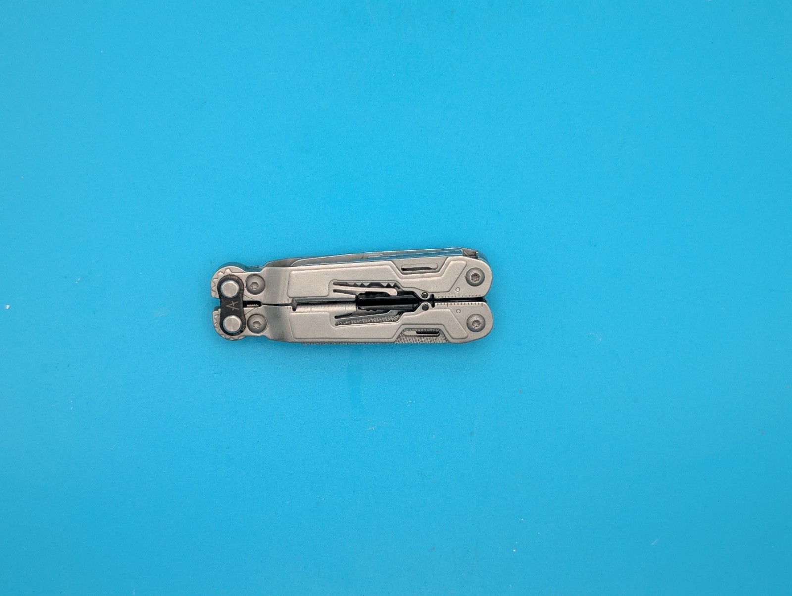 SOG PowerPint Tool Compact Lightweight Silver Multi-Tool!