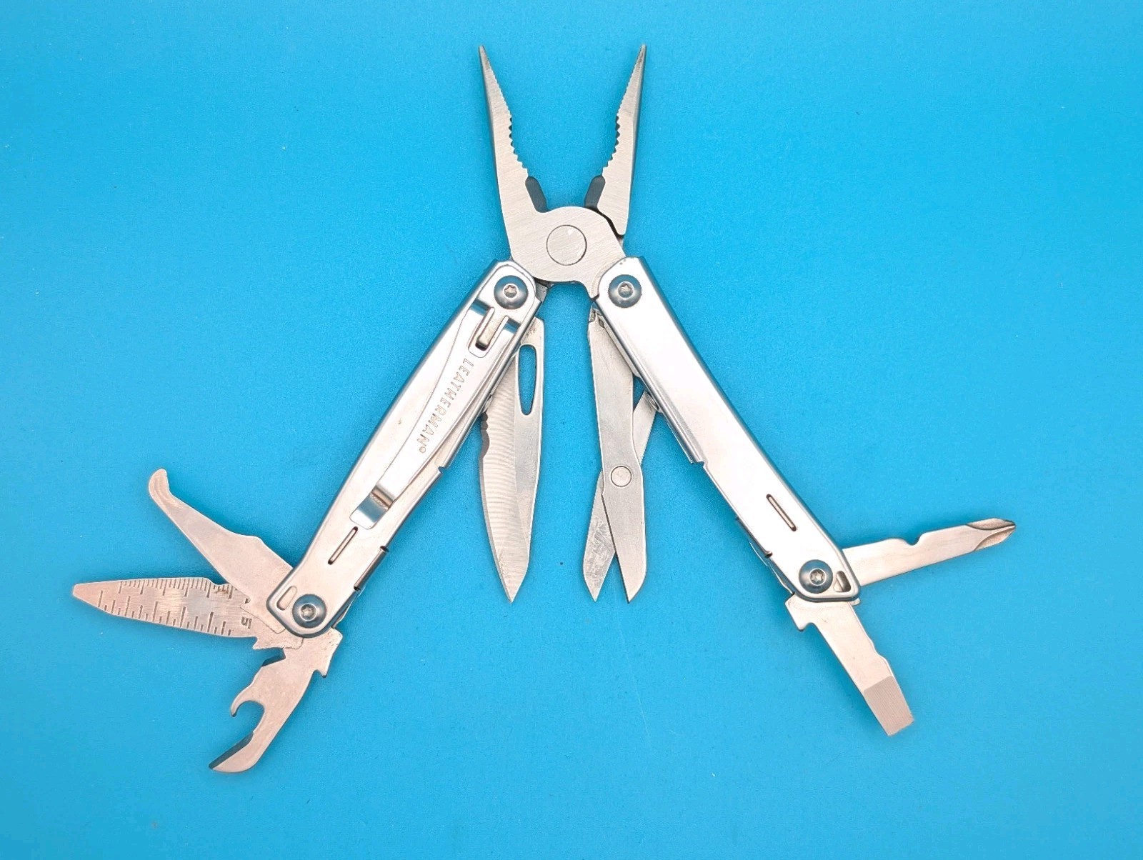 LEATHERMAN WINGMAN MULTI-TOOL! FAST SHIPPING! WITH SHEATH!
