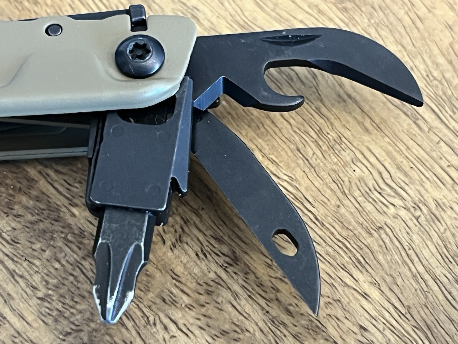 08/2022 Leatherman Coyote Tan Signal Multi-Tool Excellent!!! w/Beautiful Sheath