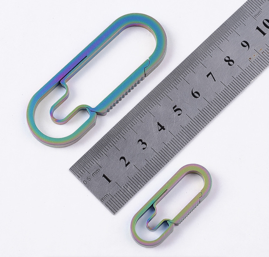 Men’s Metal Alloy Key Holder – Simple Carabiner Style Keychain for Car Keys 1Pcs