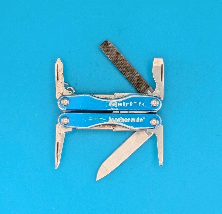 Leatherman Squirt P4 Multi-Tool, Key Ring, Retired, BLUE!
