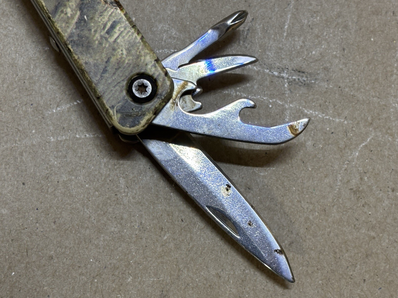 MOSSY OAK 13 in 1 Multi-tool Pliers Folding Pocket Tool Outdoor Camping