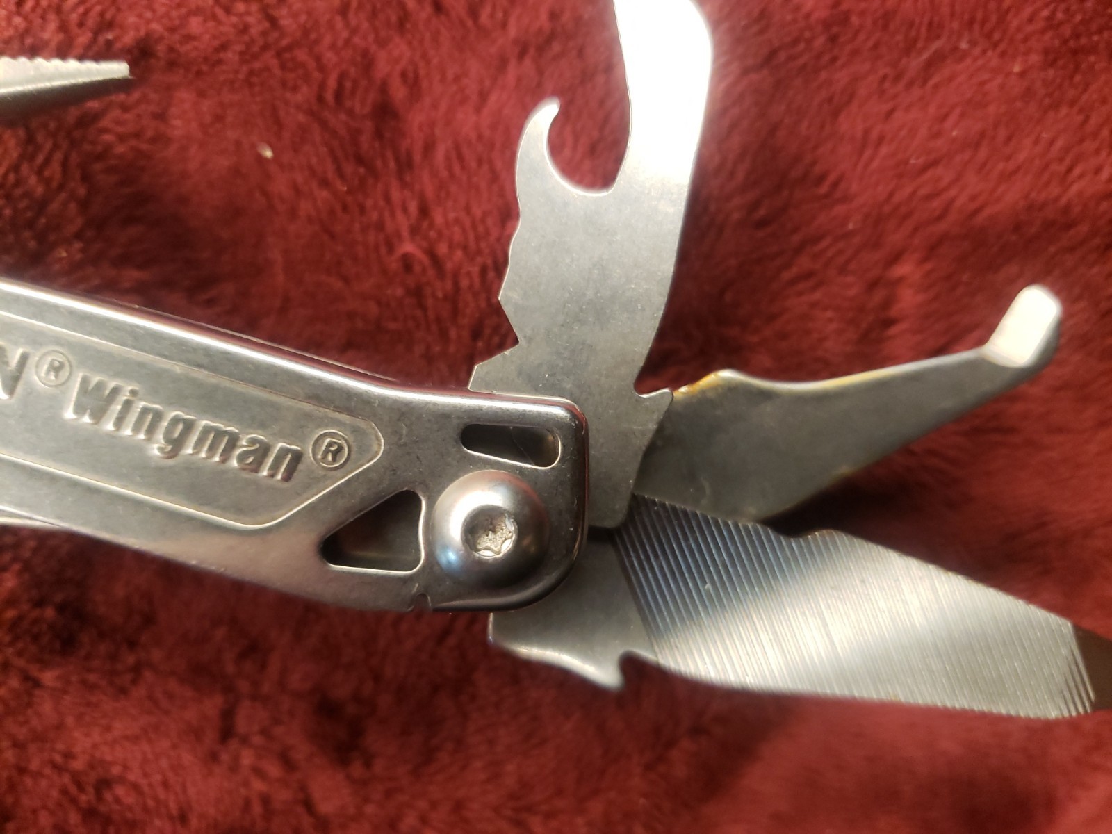 Leatherman Wingman Multi Tool with Sheath with light damage 0120 Date Code