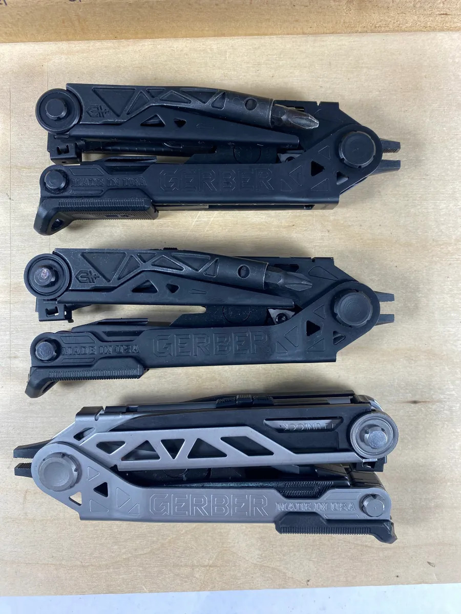 Gerber Center-Drive Black/Silver – x1(ONE) per order (MSRP 139.99) Light usage