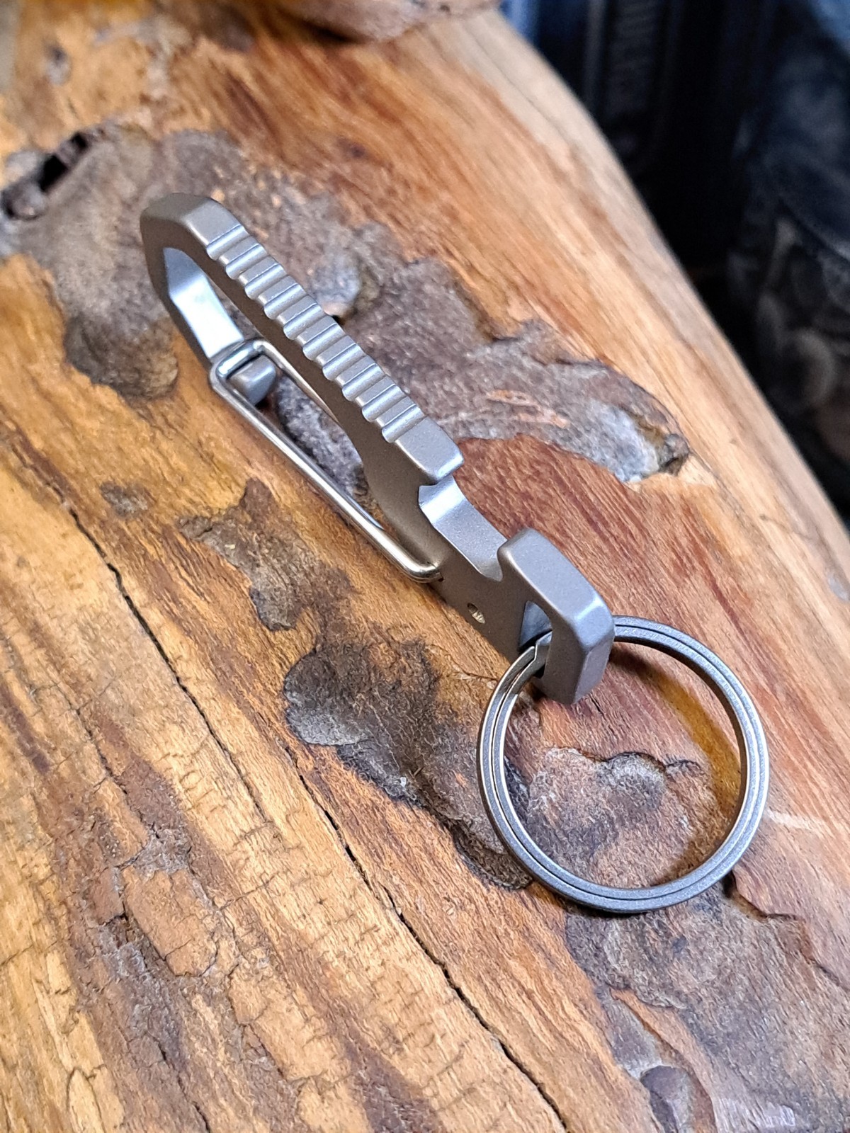 Hiking Series Pro Titanium Carabiner Keychain Multi-Tool