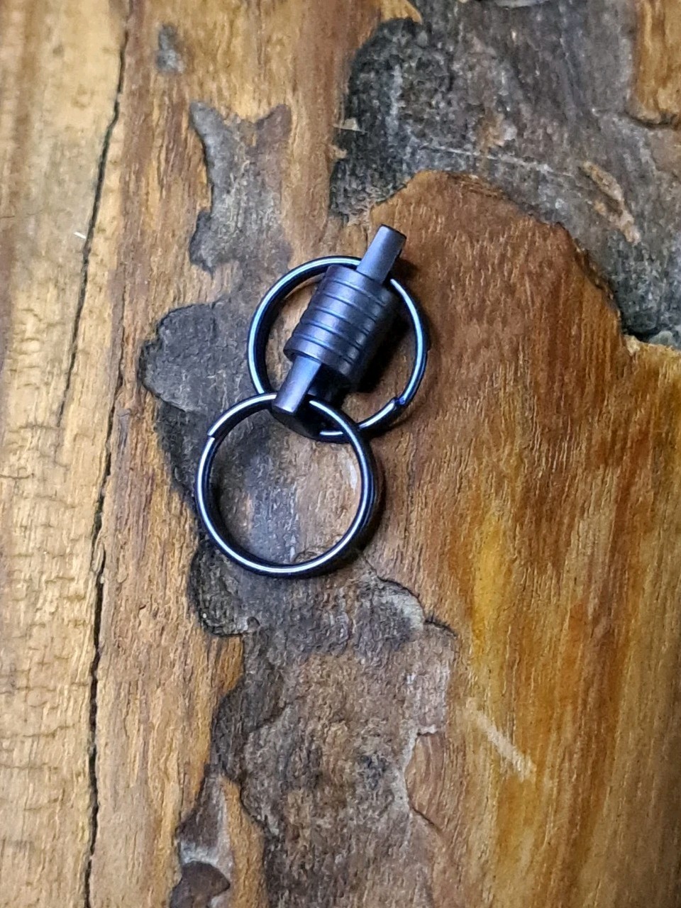Pro Mini Series Anodized Titanium Swivel With 15mm Titanium Keyrings