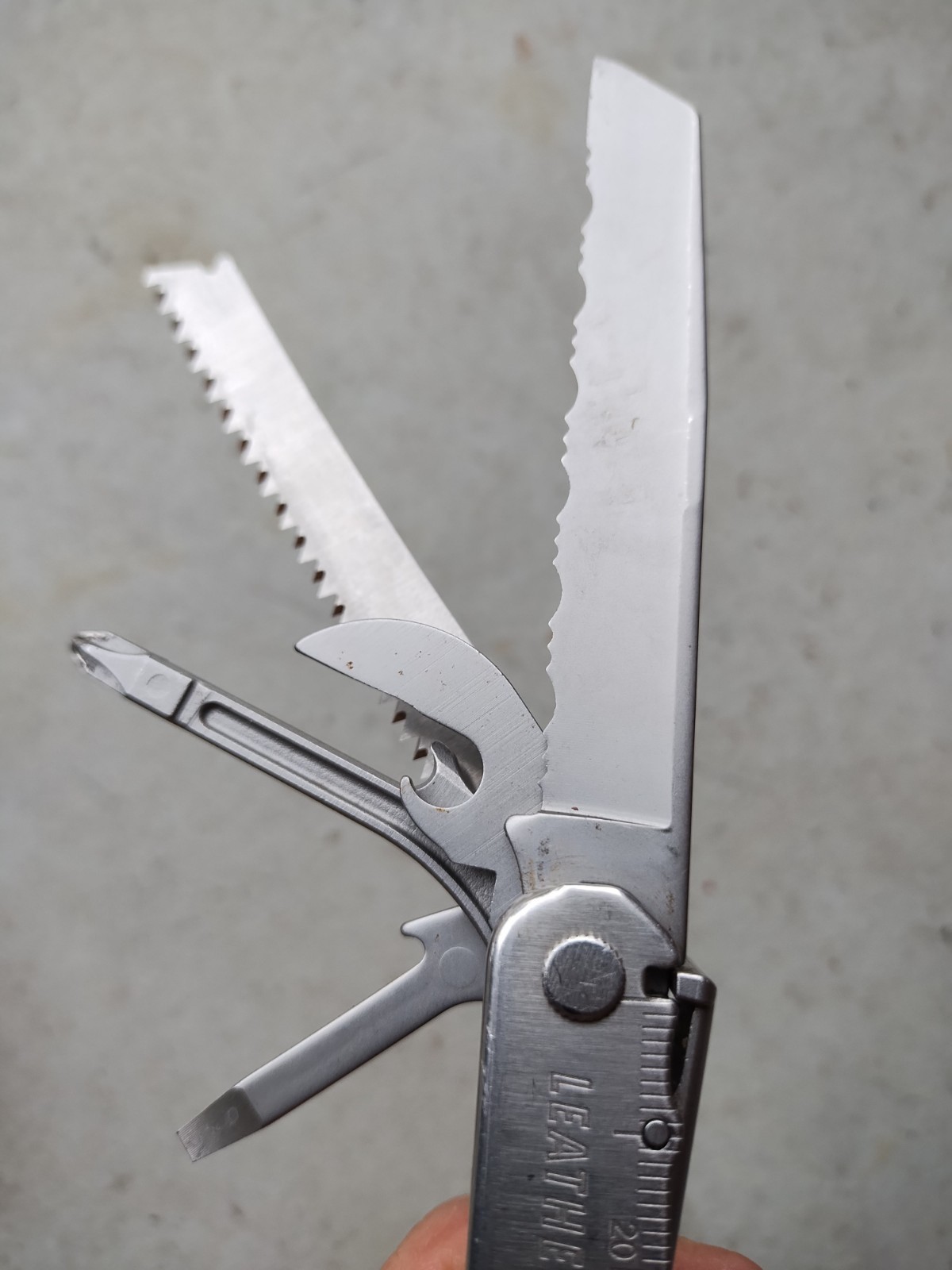 LEATHERMAN CORE STAINLESS W/BLACK LEATHER SHEATH MULTI-TOOL USA, VERY GOOD!