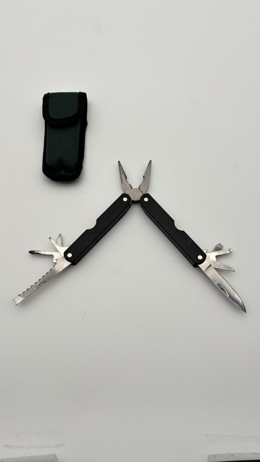 Boeing Stainless Steel Multi-Tool W/ Nylon Case In Good Condition
