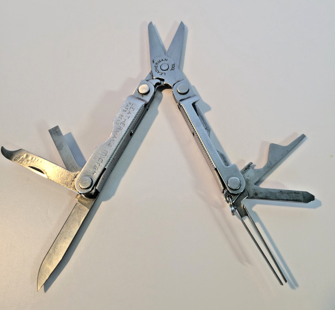 Leatherman Micra Mini Compact Keychain Multi Tool Multitool EXCELLENT