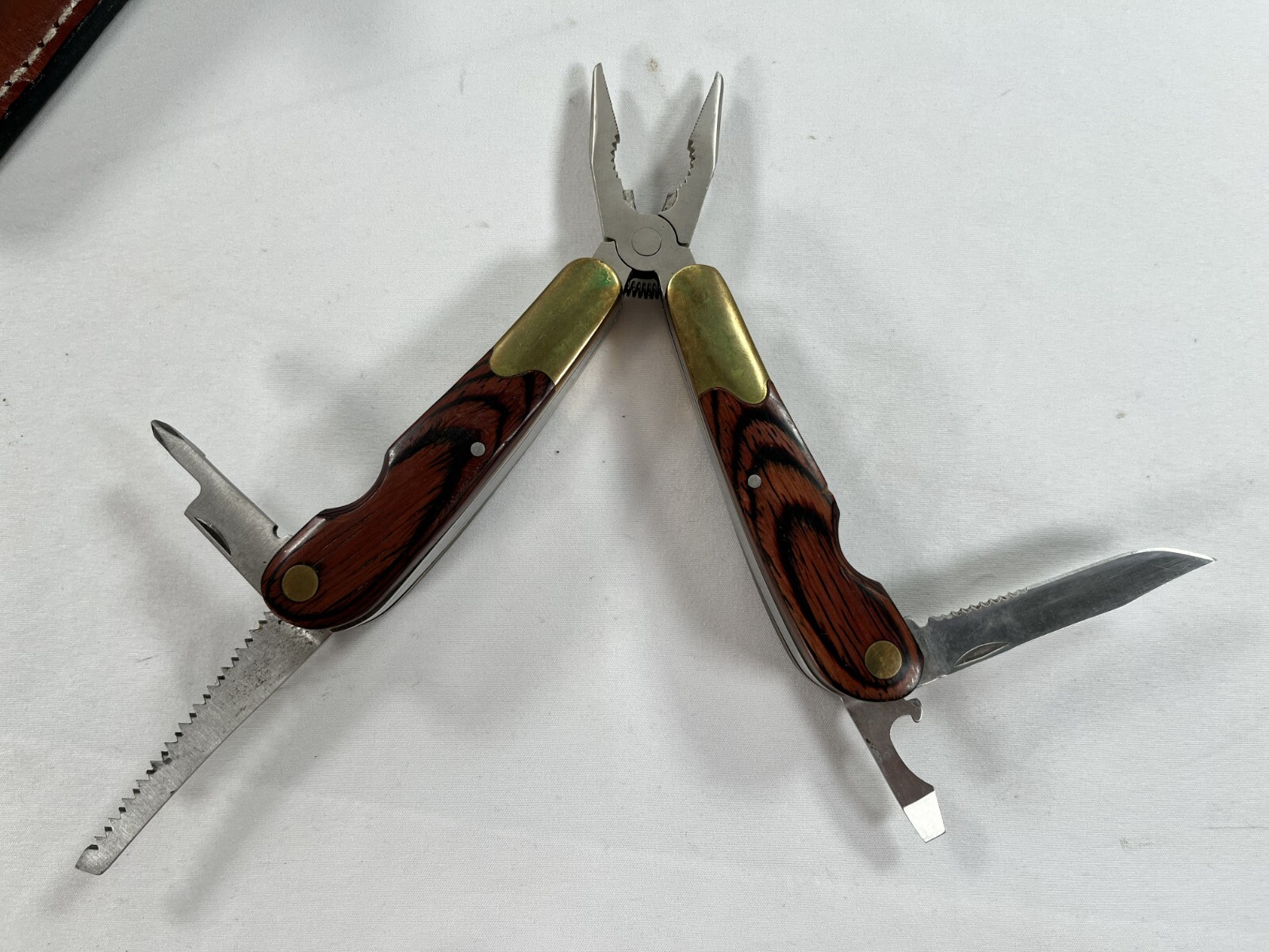 Husky Limited Edition 25th Anniversary Multi Tool with Brown Leather Holster