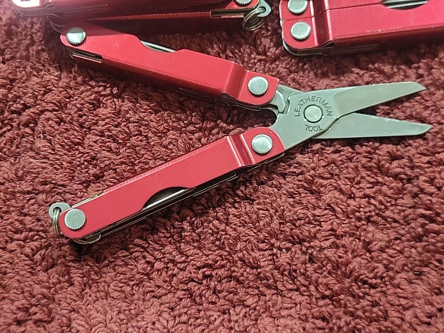 Leatherman Micra 10-in-1 Multi-Tool Keychain Carry Red
