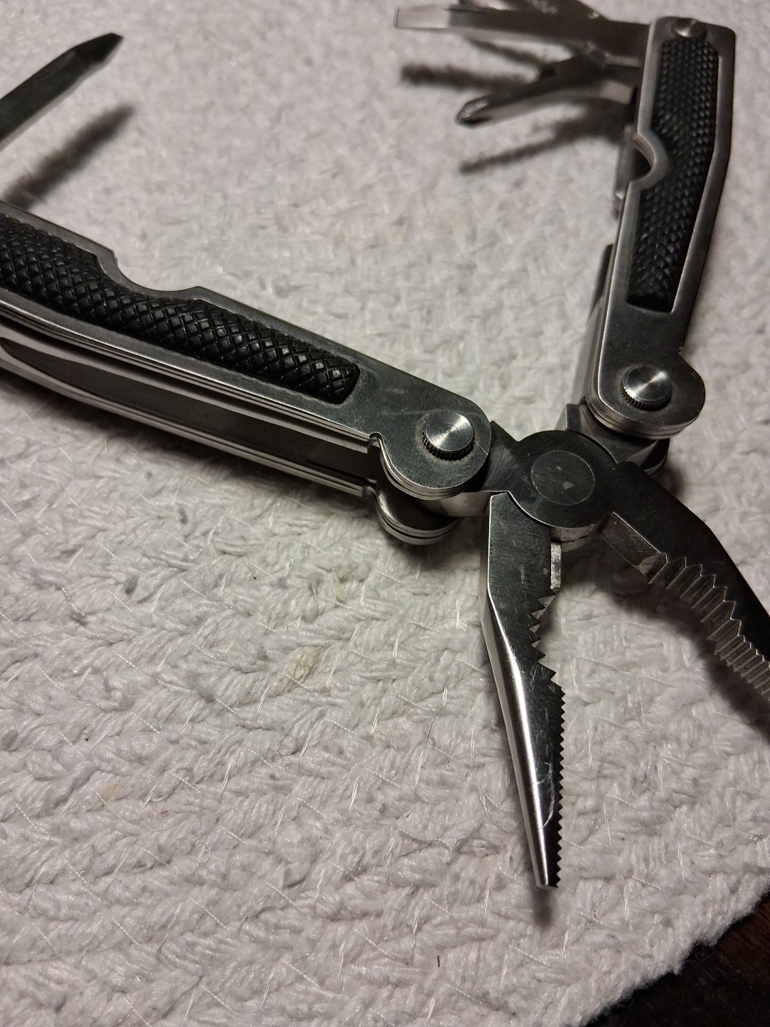 Multi Tool Pliers Stainless Survival Saw Screwdriver Knife Outdoors Camping