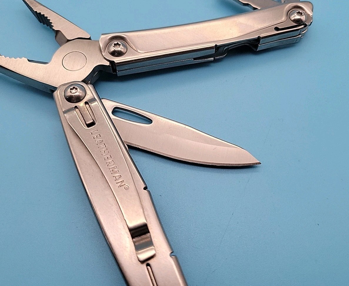 Leatherman Bolster Multi-Tool – Pliers, Knife, File, Screwdrivers, Bottle Opener