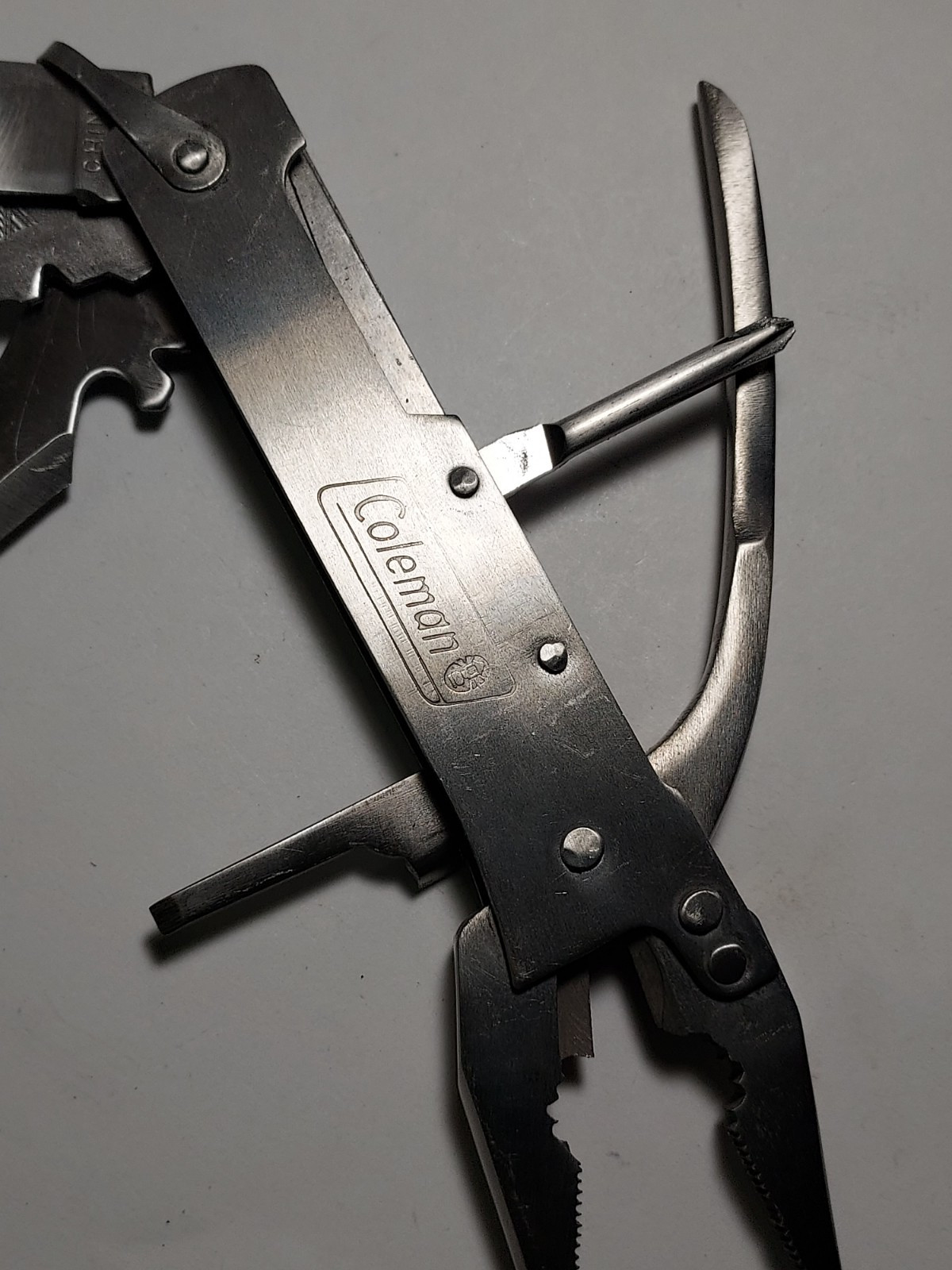 Coleman Multi Tool with Nylon Pouch – Pliers, Knife, Screwdrivers