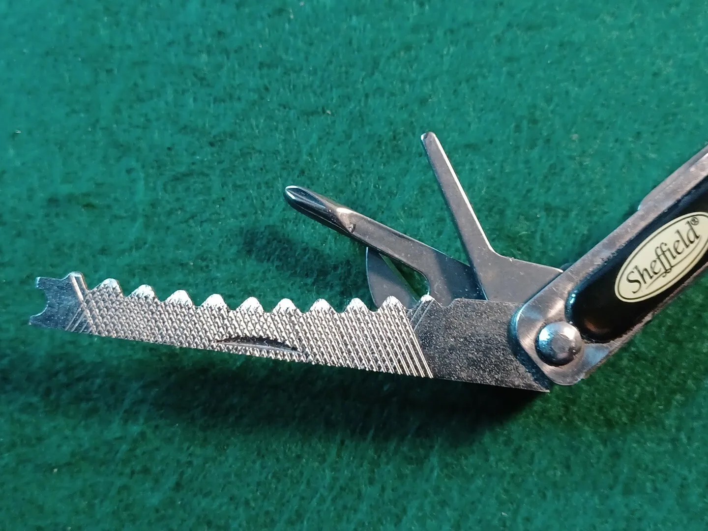 Sheffield no: 12000, 12 In 1 Multi tool