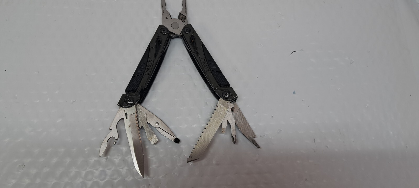Gerber Strata EDC Compact Folding Pocket Knife Multi-Tool Discontinued 11/1/8