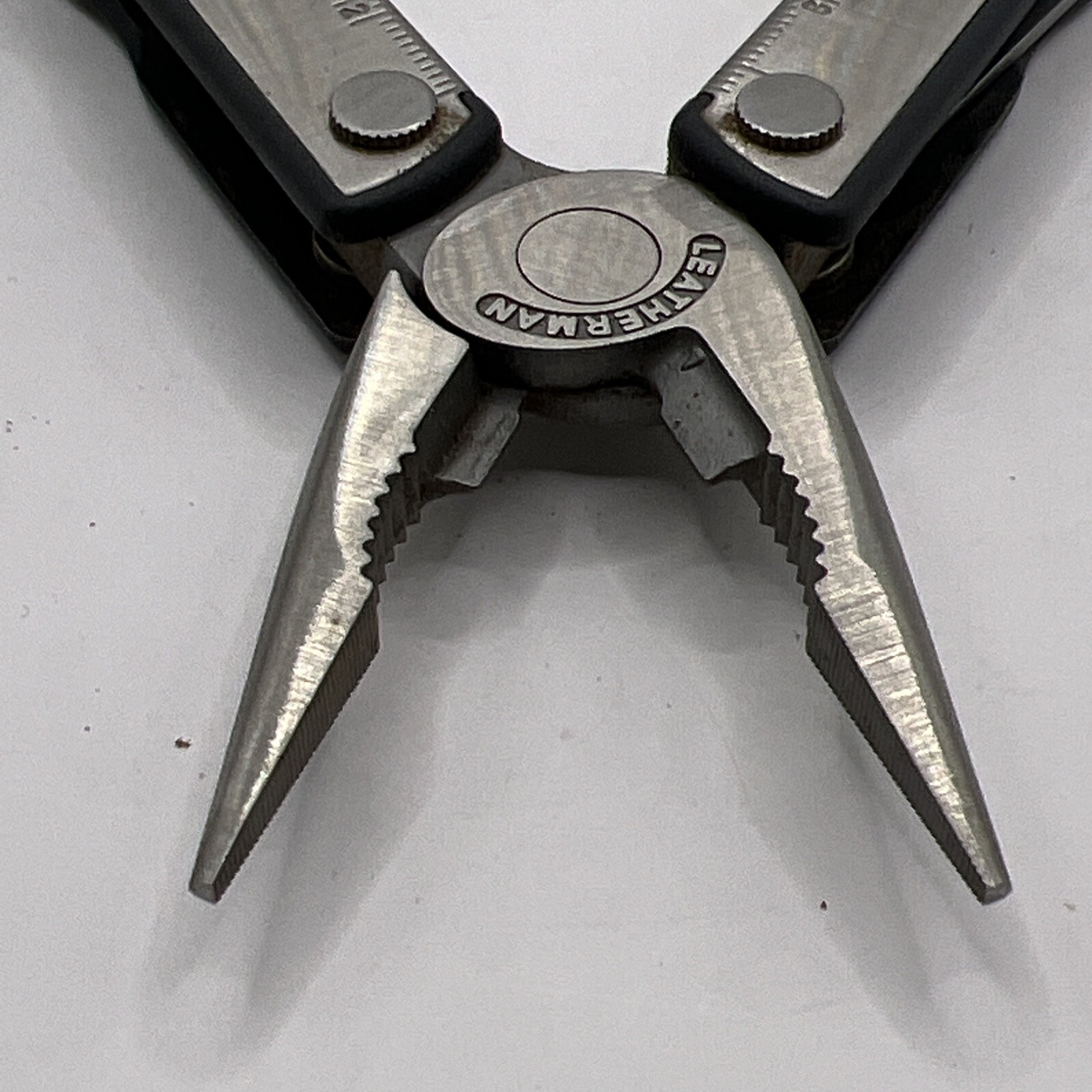 Leatherman Kick Multi-ToolbKnifebPliersvRetired Collectible Leather Sheath Used