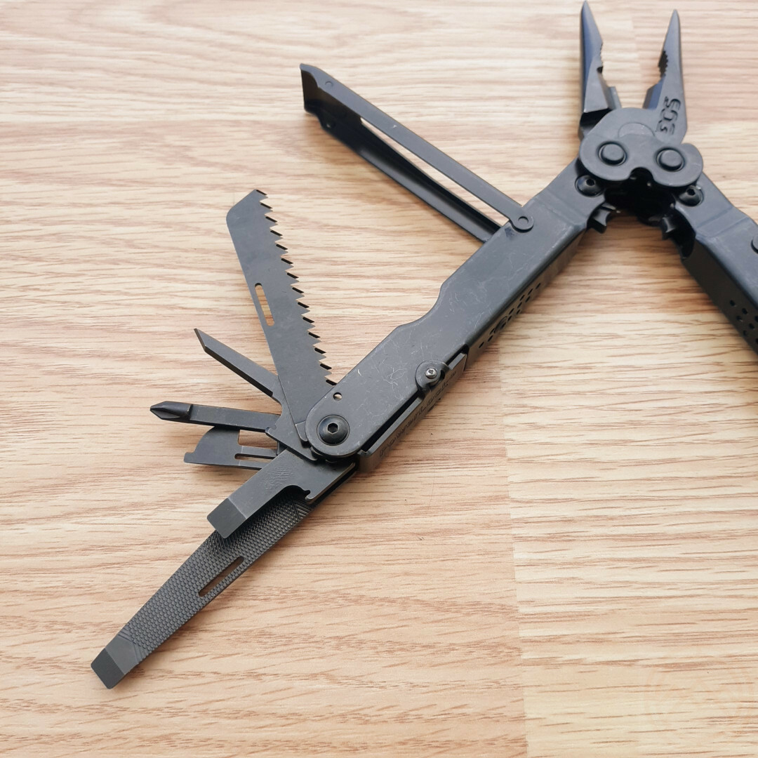 SOG Powerlock Eod Black Oxide Comfortable Pliers Screwdrivers Crimpers Openers