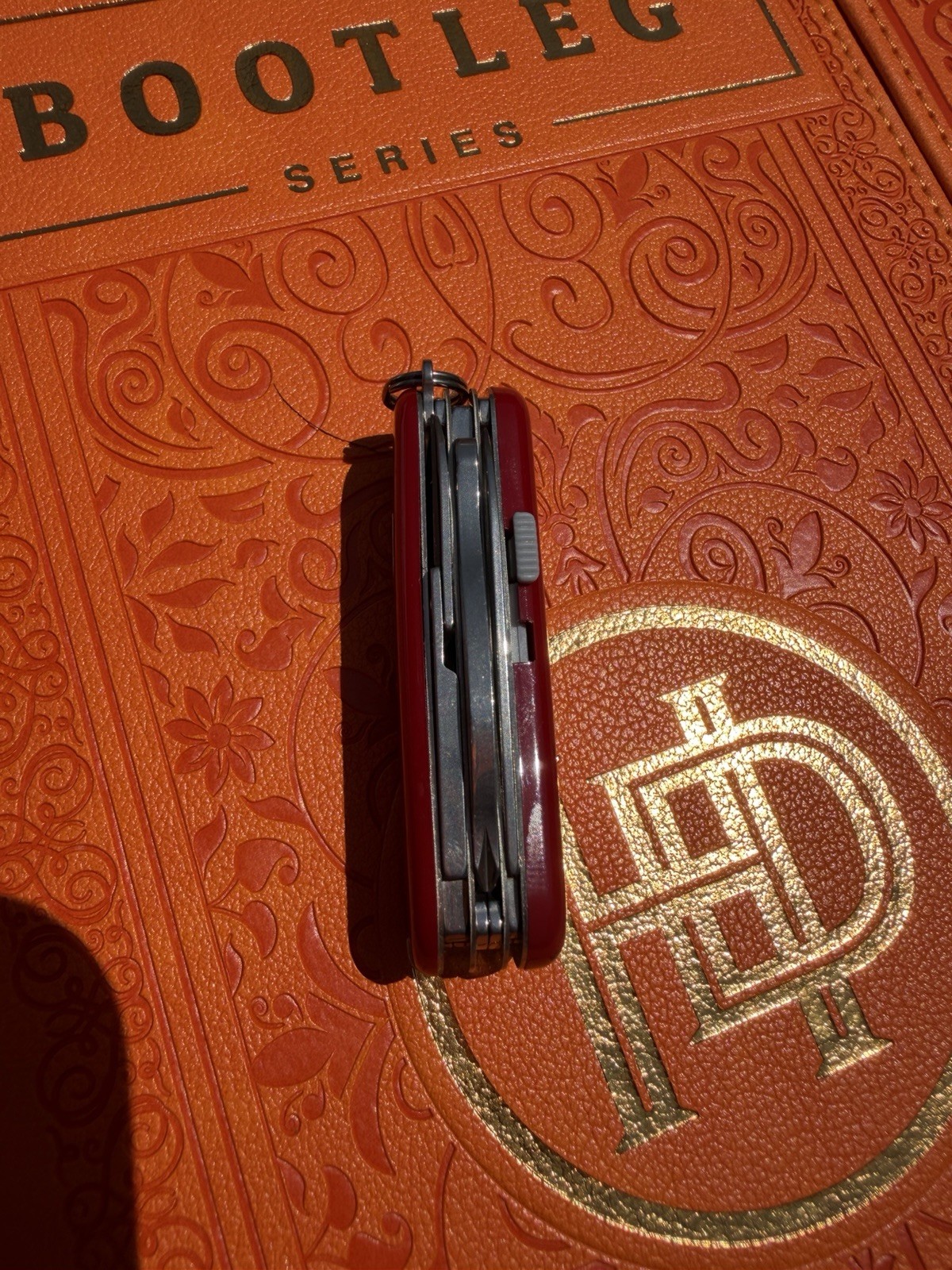 Rare Victorinox Sussie Officer’s Red Swiss Army Multi-Tool Knife Stainless & Box