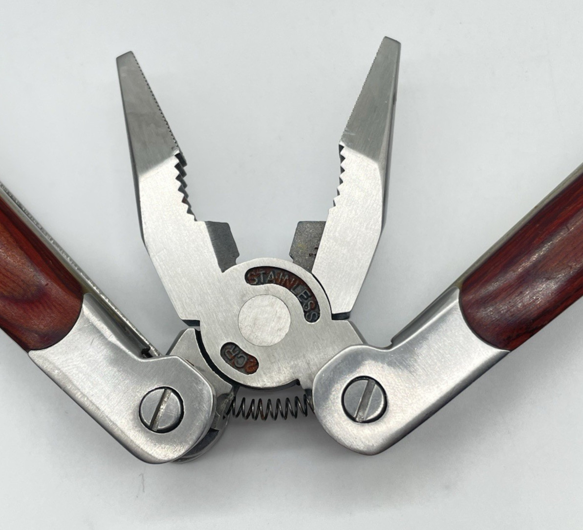 2 Winchester Pocket Tools : 1 Pocket Knife & 1 Multi Use Tool Pliers/Knife
