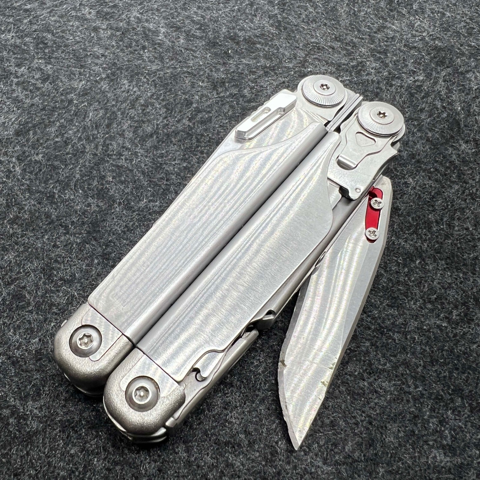 Aluminum Alloy Thumb Grip Easy open push button For Leatherman Surge CNC DIY