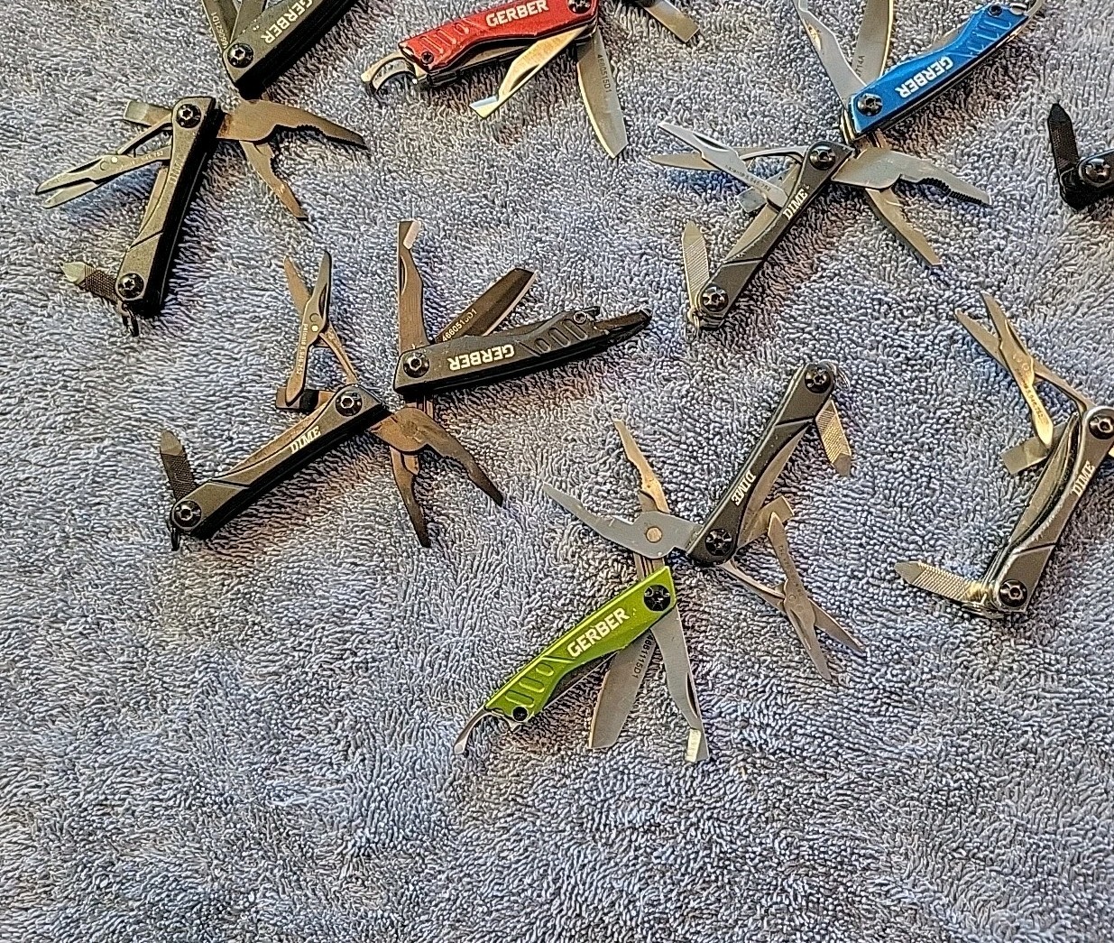 Gerber Dime Mini Keychain Multi-Tool – LOT OF 8 – Knife – Pliers – Scissors