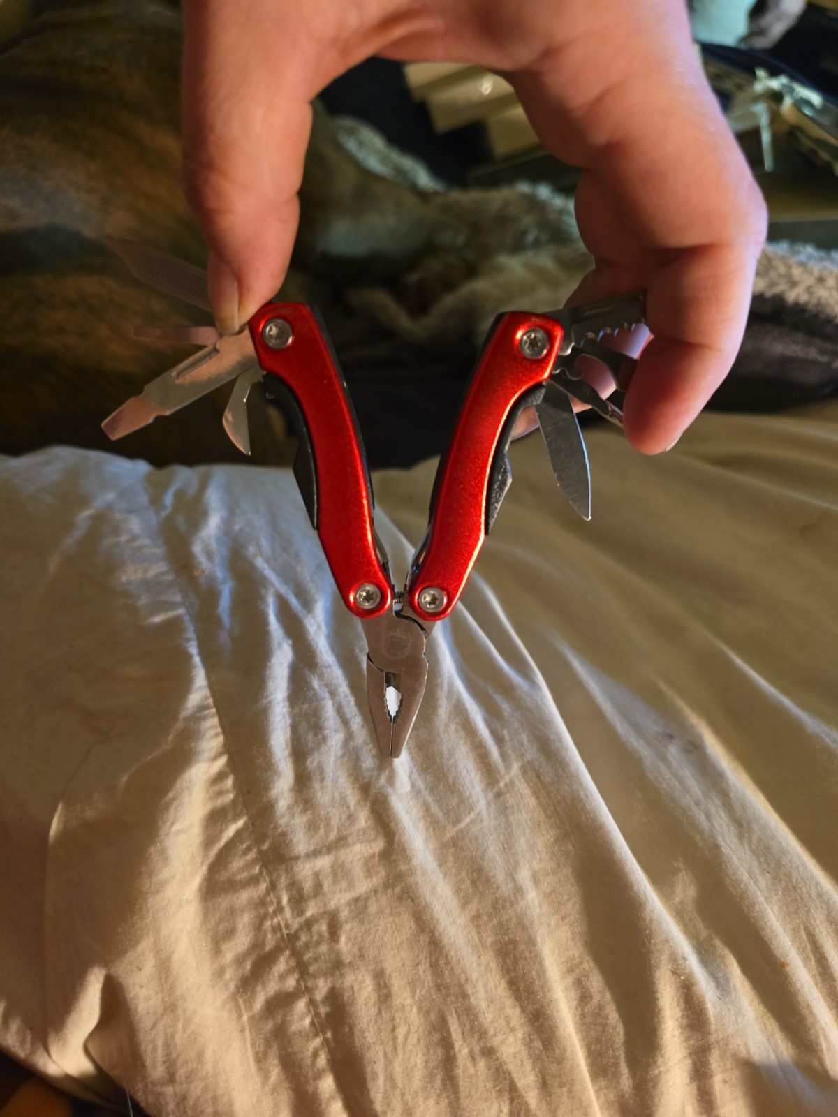 9 In 1 Portable Pocket Multi Tool Plier Survival Camping Travel Life Tools New