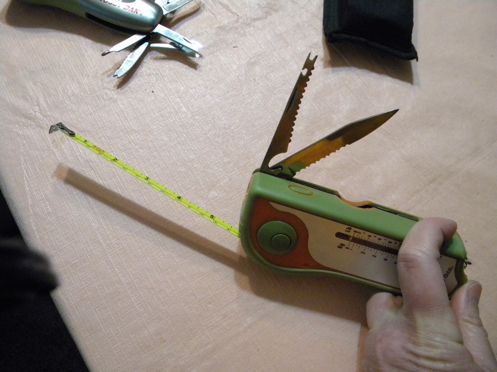 Mossy Oak Scale Knife Multi-Tool/Flashlight Multi-Tool Set of 2