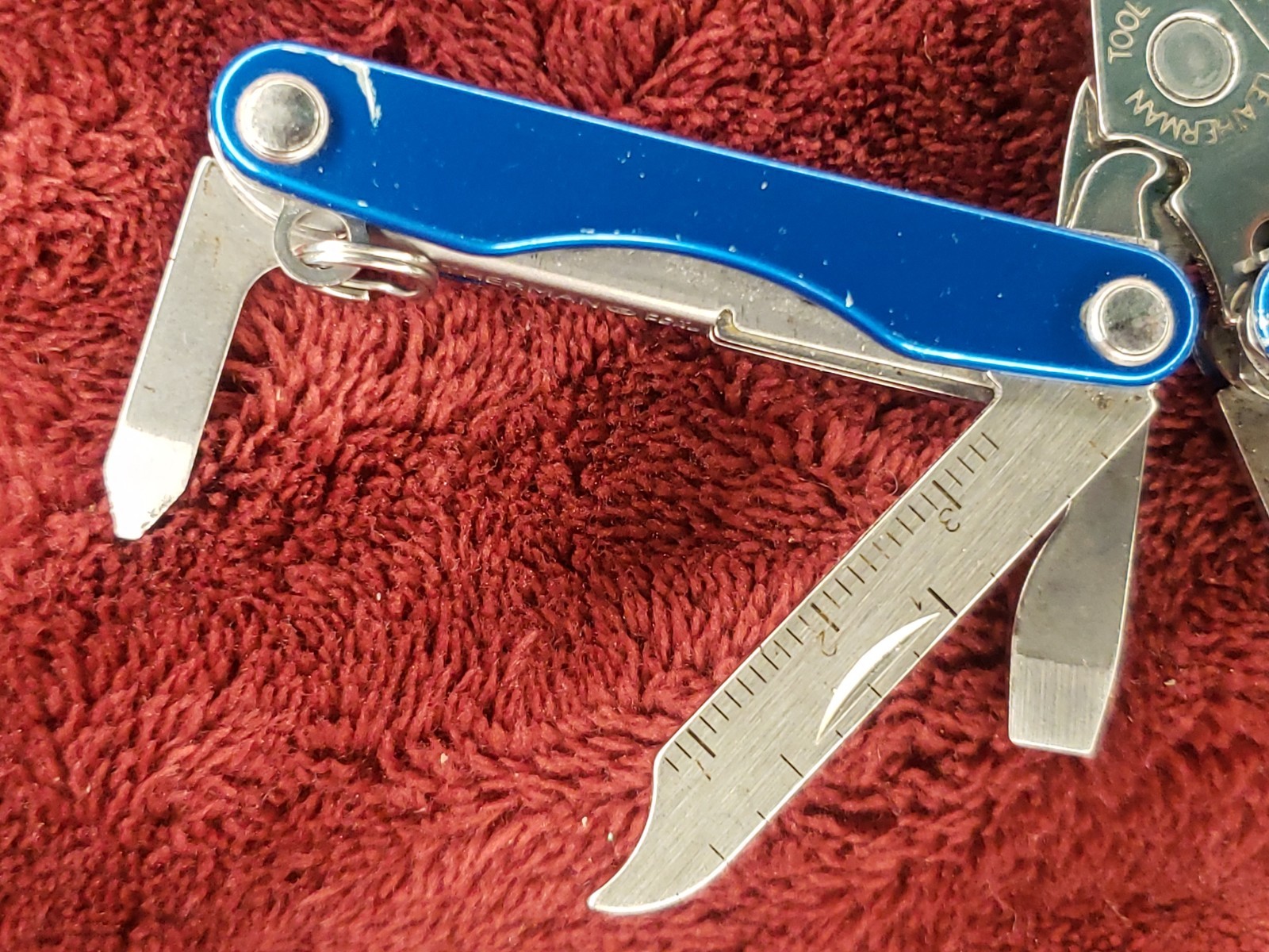 🔪 Leatherman Squirt S4 Multi-Tool Blue