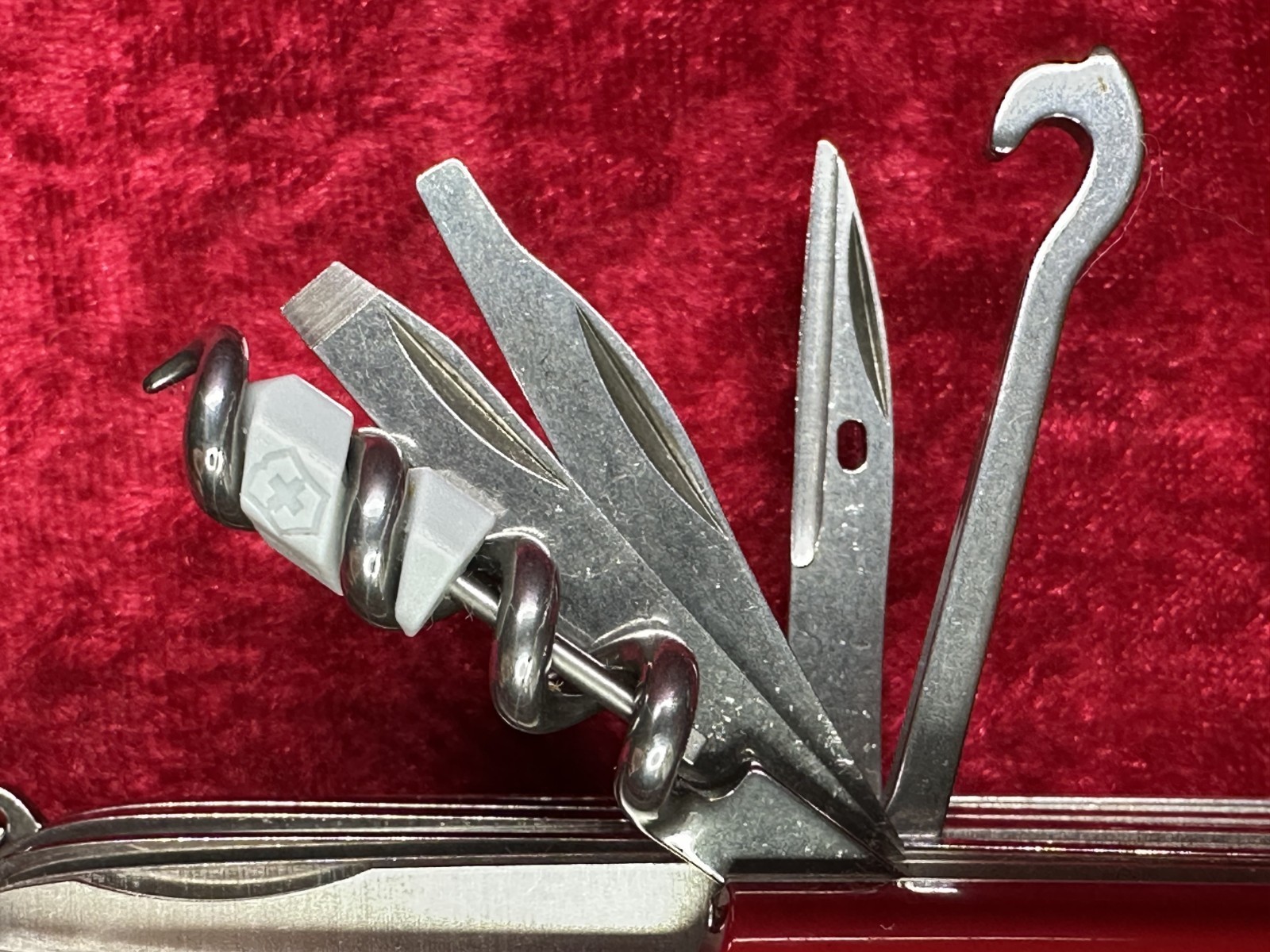 Victorinox SwissChamp Red Swiss Army Knife 91mm 33 Function 22 Tool 8 Layer($55)