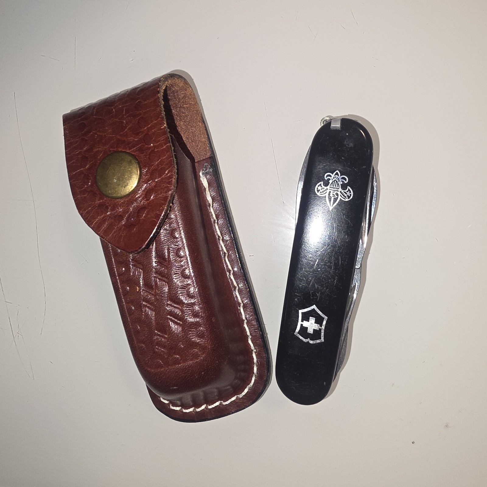 Victorinox Classic Black 7-Tool Multi-Tool Knife Scissors Keyring 2.5in