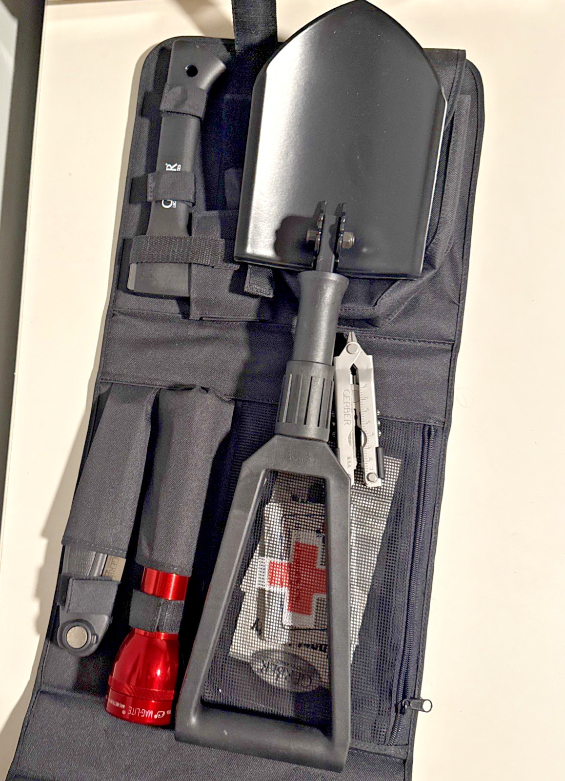Gerber Sport Utility Pack Off Road Shovel/Axe/Multitool/Flashlight/Saw Survival