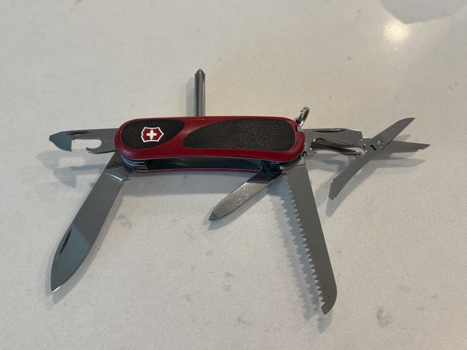 Victorinox Swiss Army Knife, EvoGrip 18 Red/Black, 2.4913.CUS2 or 2.4913.C NIB