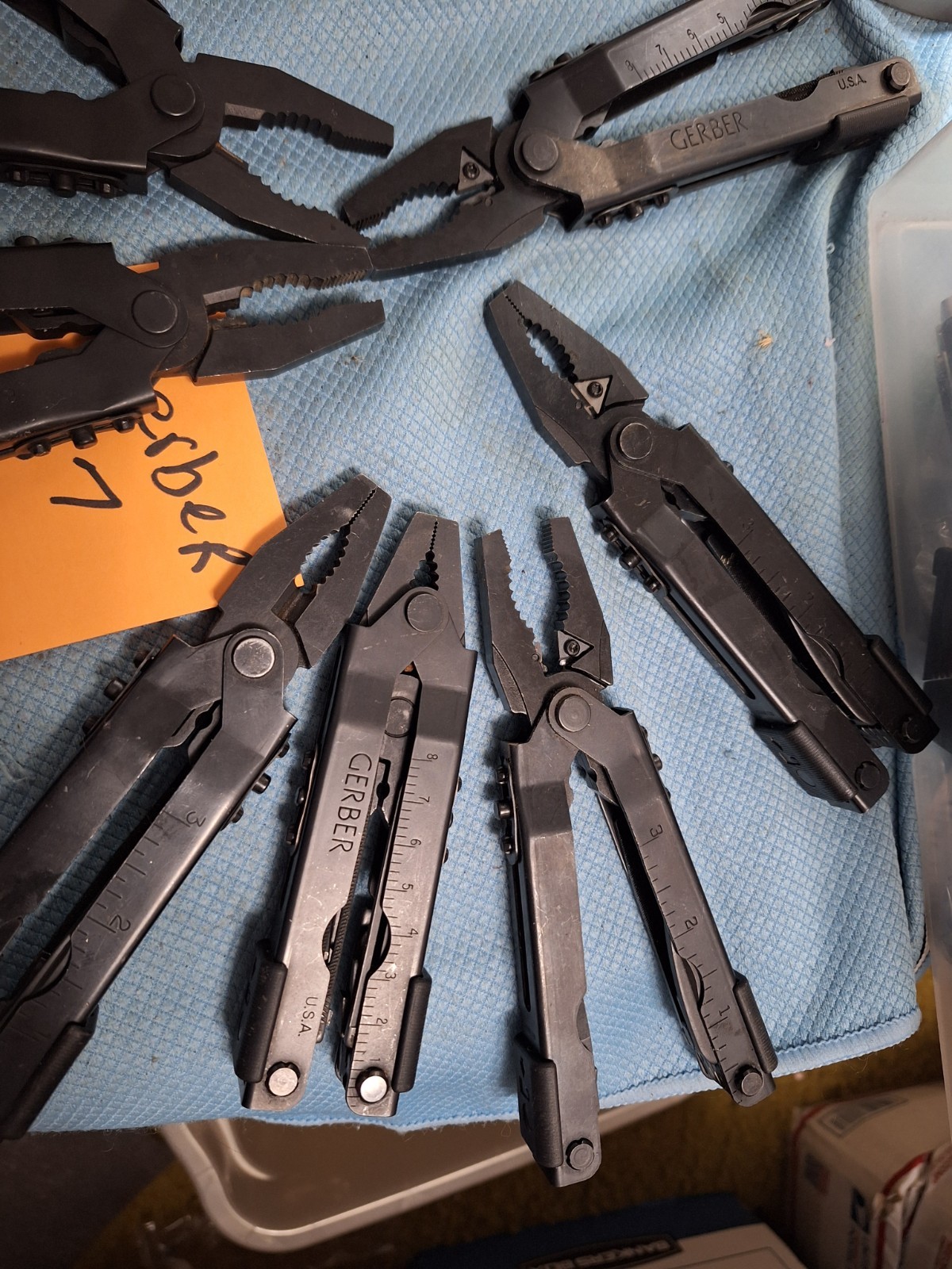 1 GERBER BLACK PLIERS Multi Tool ONE PICK AT RANDOM Loc GERBER 67