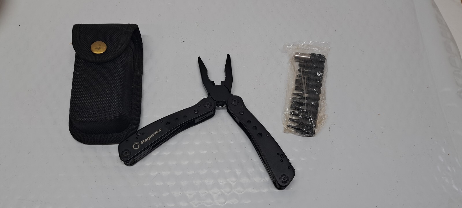 Magnelex MG-MT01 multi-tool pliers with 11 integrated components + 11 extra bit