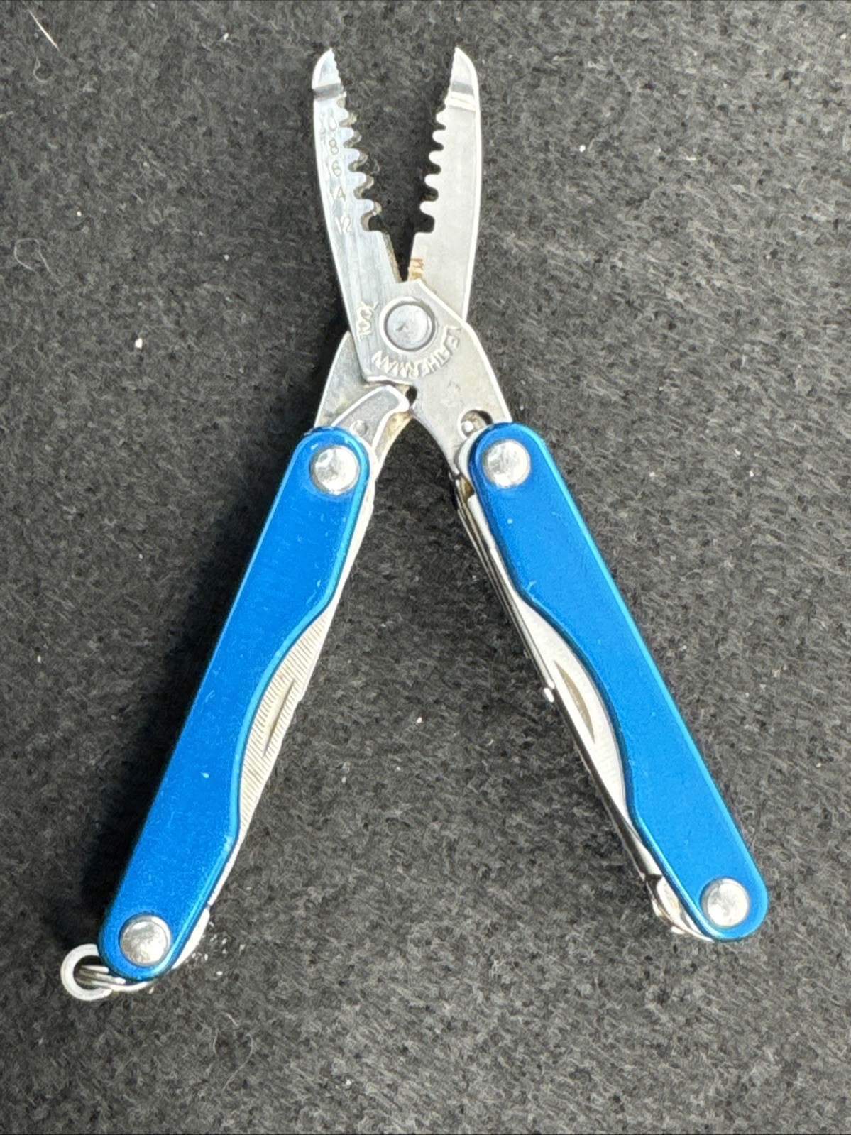 Leatherman Squirt E4 Multi-Tool w/Wire Strippers Blue