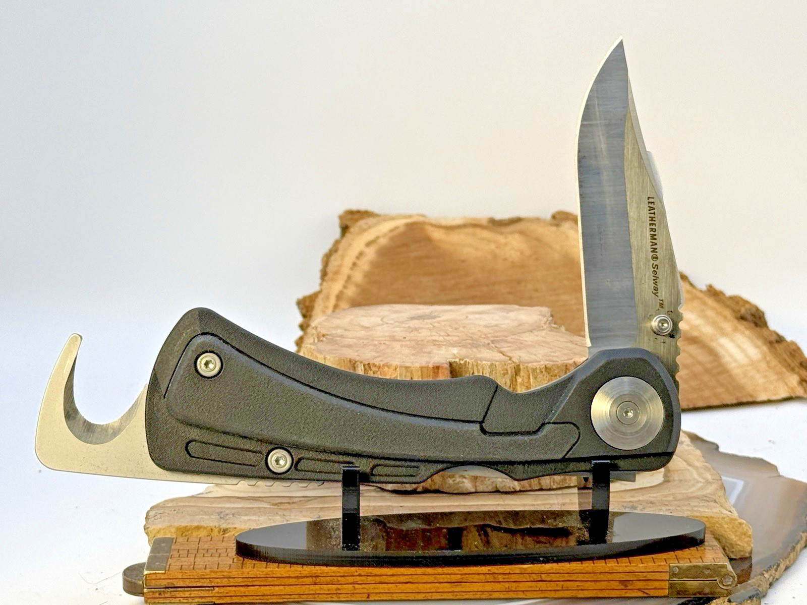 Vintage Leatherman Selway Tactical Knife with original Camo Leather Case–274.26