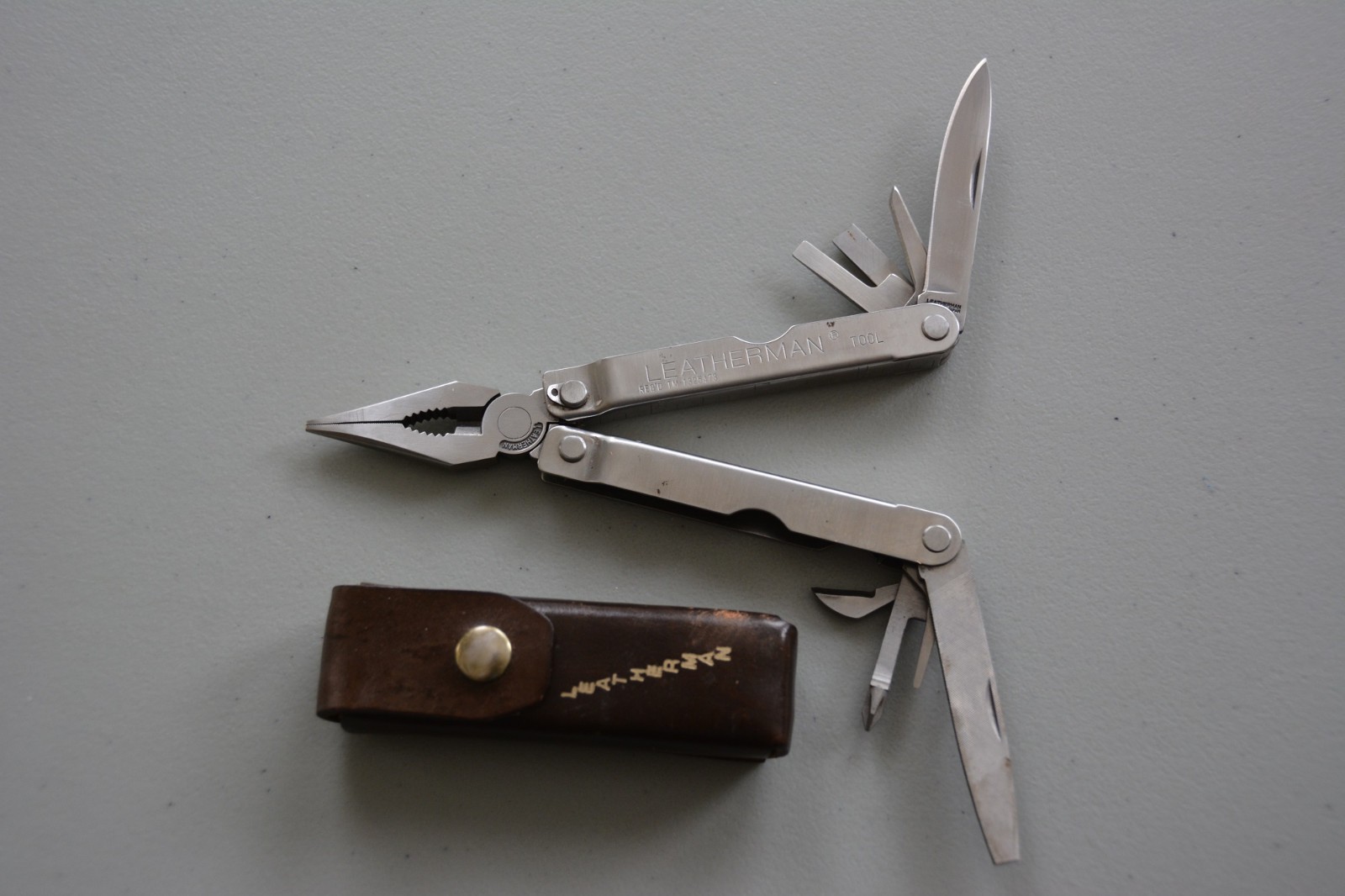 Vintage Leatherman Pocket Survival Tool PST Multi-Tool with Leather Sheath