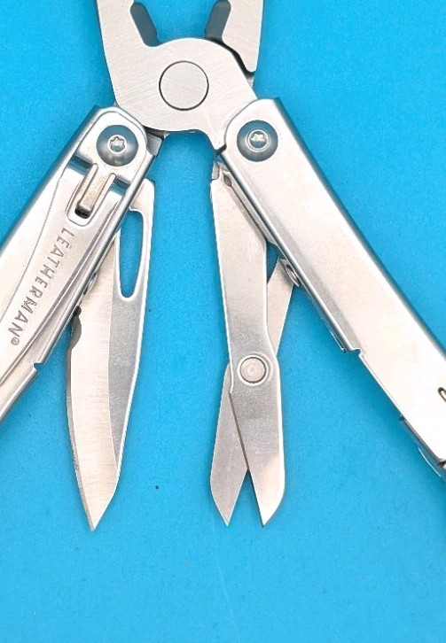 LEATHERMAN WINGMAN MULTI-TOOL! FAST SHIPPING! WITH SHEATH!