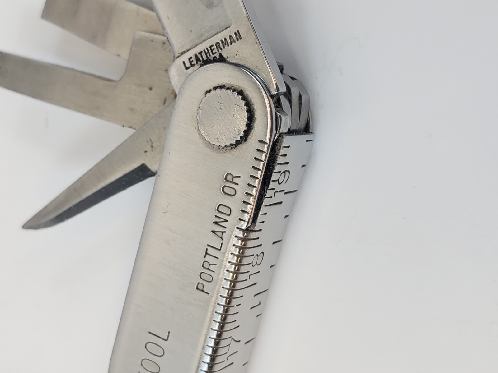 USA Leatherman Tool Multitool w/Leather Sheath