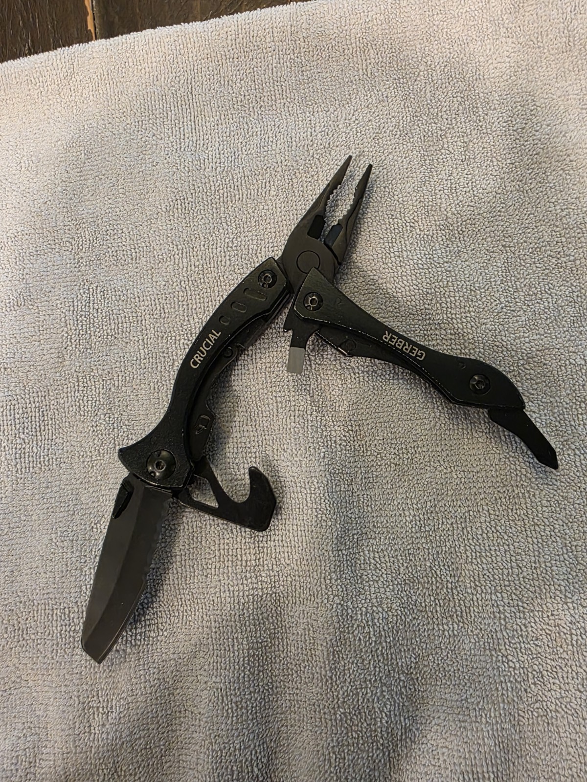 Gerber Crucial Multi Tool Pliers Knife Partially Serrated EDC Folding