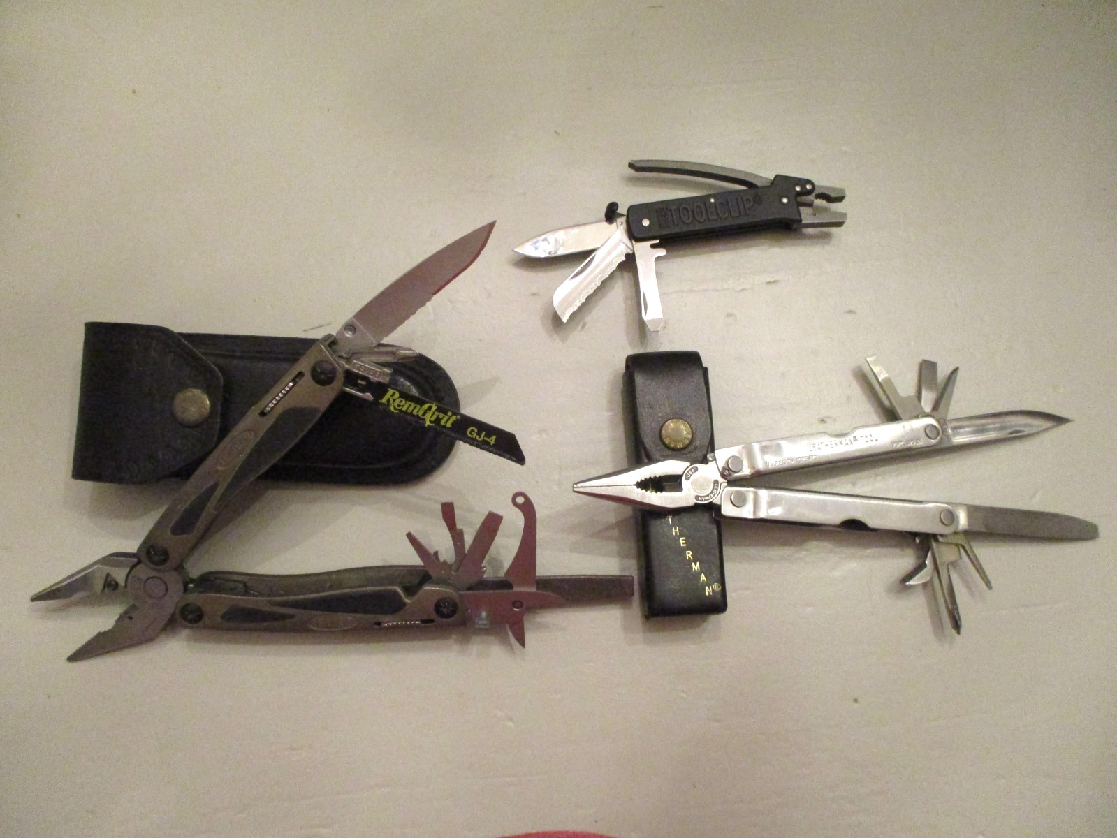 MULTI-TOOL SET (3) GERBER MP800 LEGEND+LEATHERMAN+SOG w/2 LEATHER CASES – NICE!