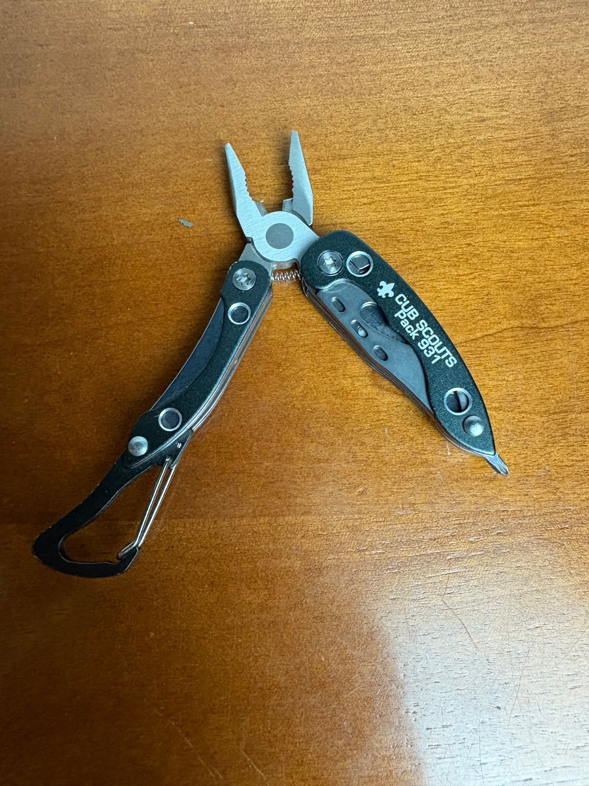 Cub Scouts Pack 931 Multi-Tool Pocket Knife Carabiner Pliers & Sheath Black